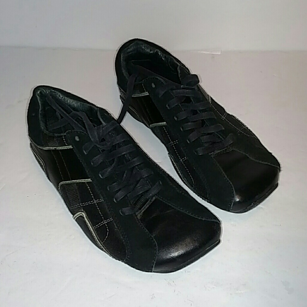 Diesel Aquila Black Leather Sneakers EUC